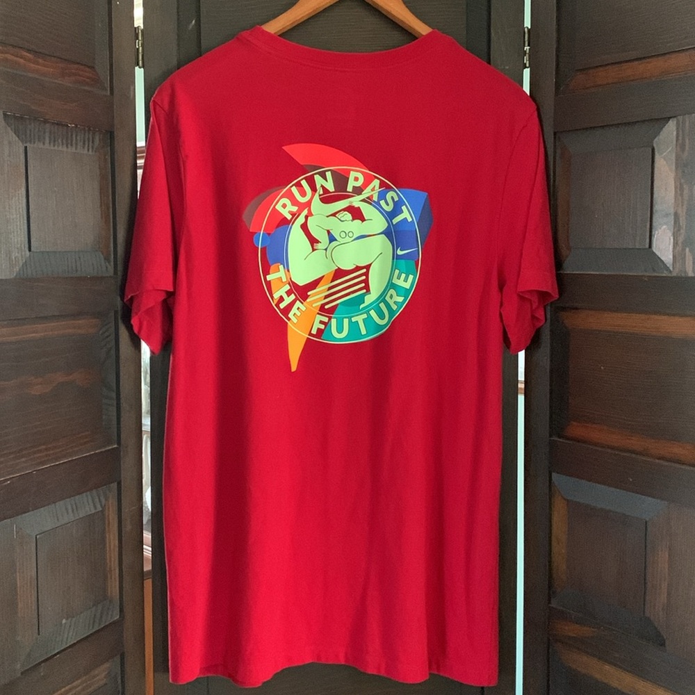 Nike Air Artist Collection - large dri-fit red tee shirt - short sleeve - Picture 7 of 9